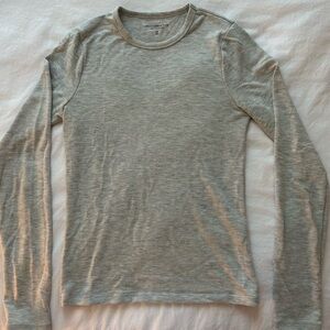 Abercrombie - Women’s long sleeve cozy cloud knit tuckahoe crew top